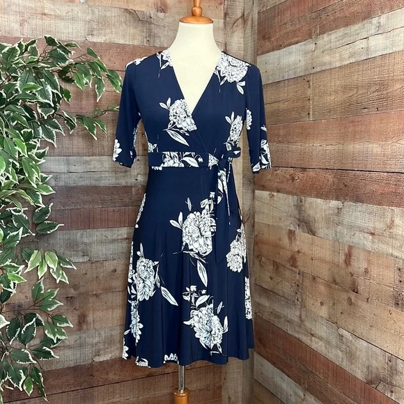 vince camuto blue floral dress Vince Camuto main image 0